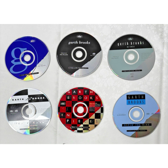 Garth Brooks Cd Lot of 6 In Pieces Ropin No Cases - Picture 1 of 2